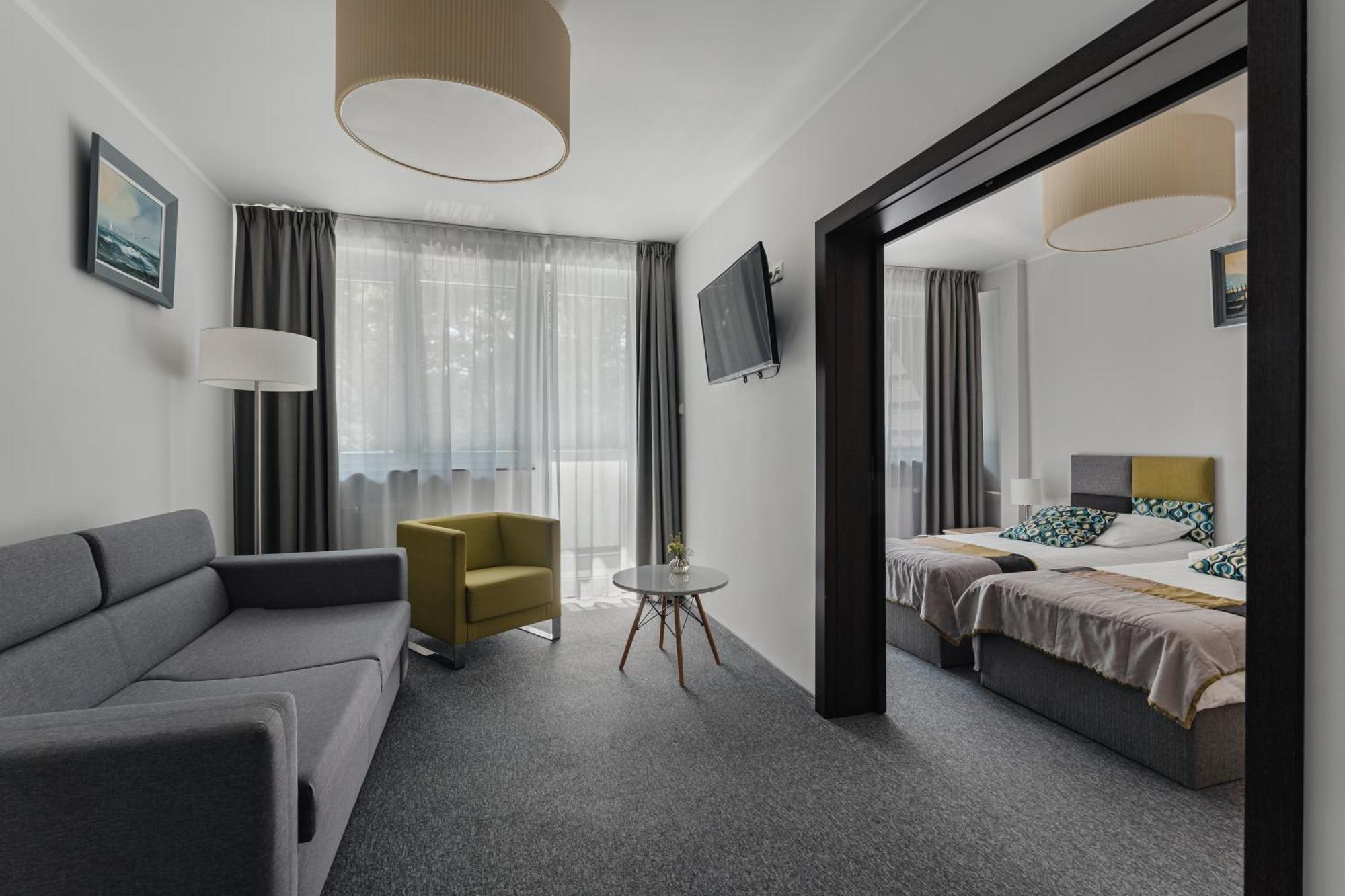 Osrodek Delfin Rewita Hotel Jurata Exterior photo